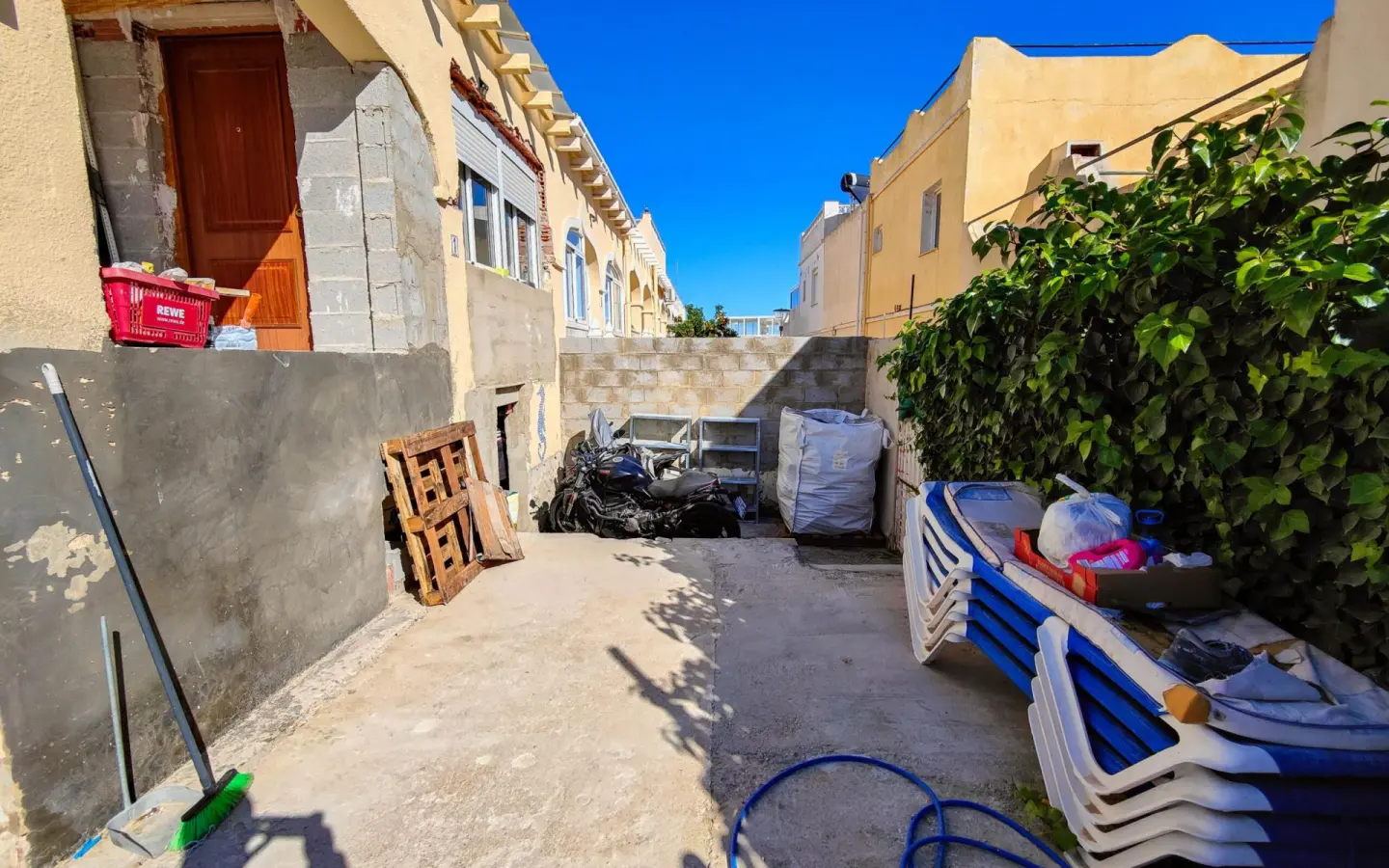 4-bedroom Town House In San Miguel De Salinas, Spain (92 M²)