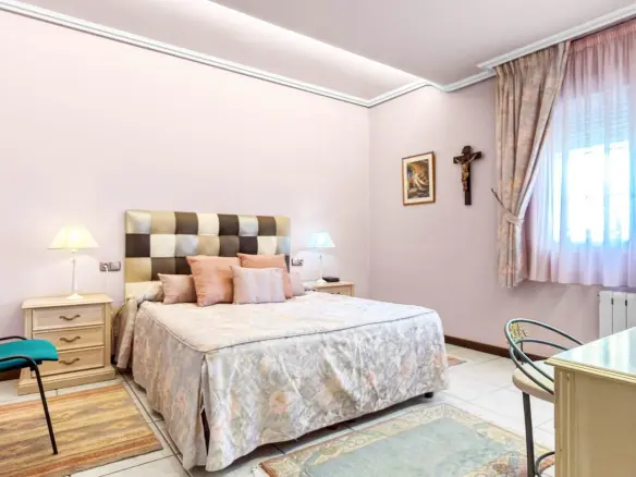 5-bedroom Villa In Torrevieja, Spain (440 M²)