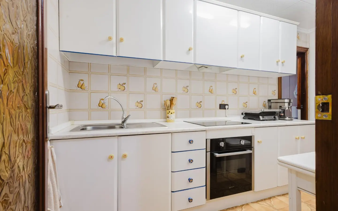 3-bedroom Apartment In Torrevieja, Spain (100 M²)