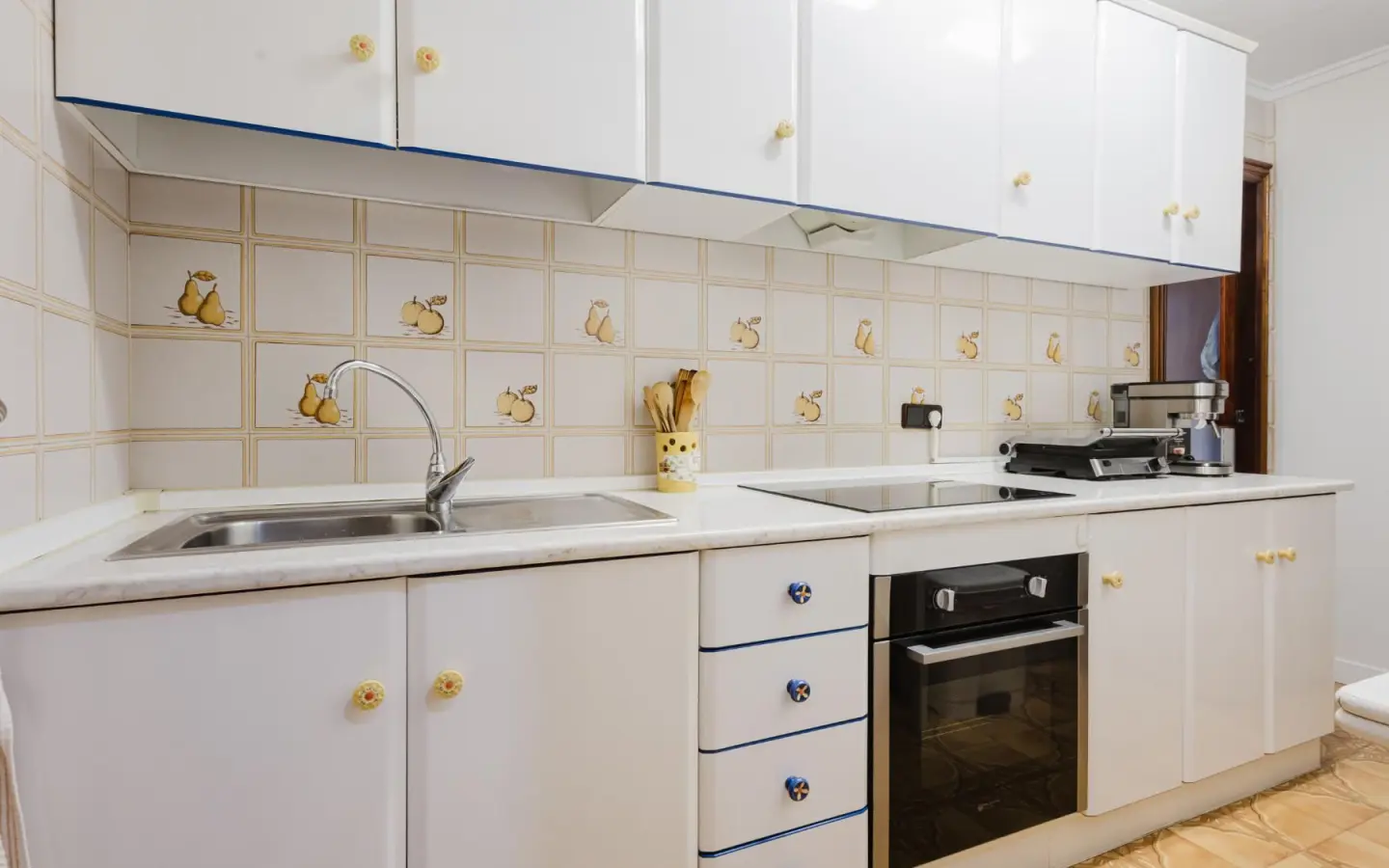 3-bedroom Apartment In Torrevieja, Spain (100 M²)
