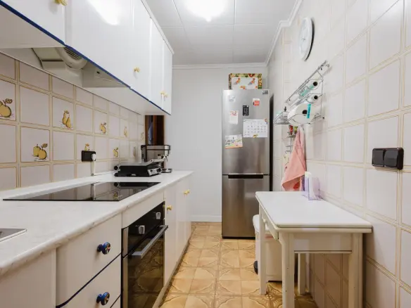 3-bedroom Apartment In Torrevieja, Spain (100 M²)