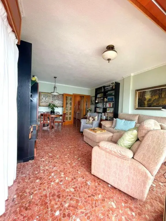 Apartment Of 130 M² With Features In Torrevieja, Spain