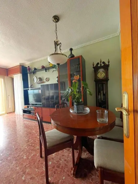 Apartment Of 130 M² With Features In Torrevieja, Spain