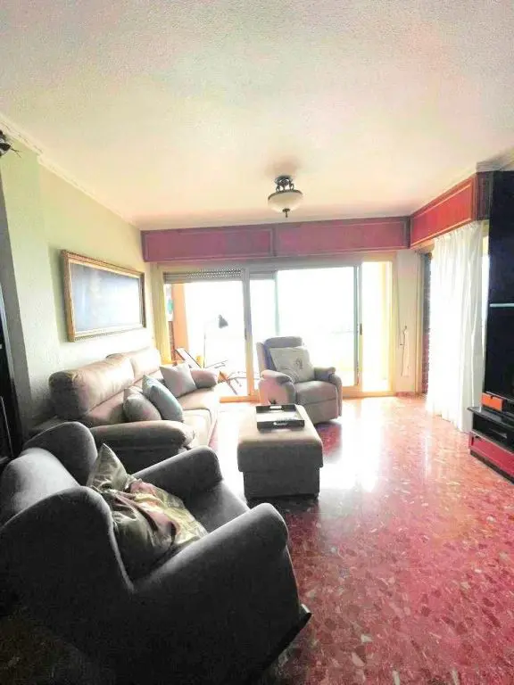 Apartment Of 130 M² With Features In Torrevieja, Spain