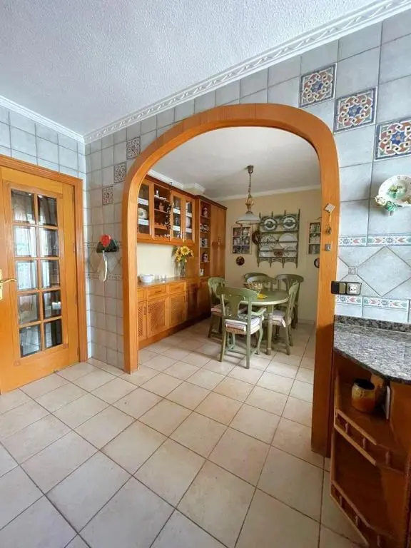Apartment Of 130 M² With Features In Torrevieja, Spain