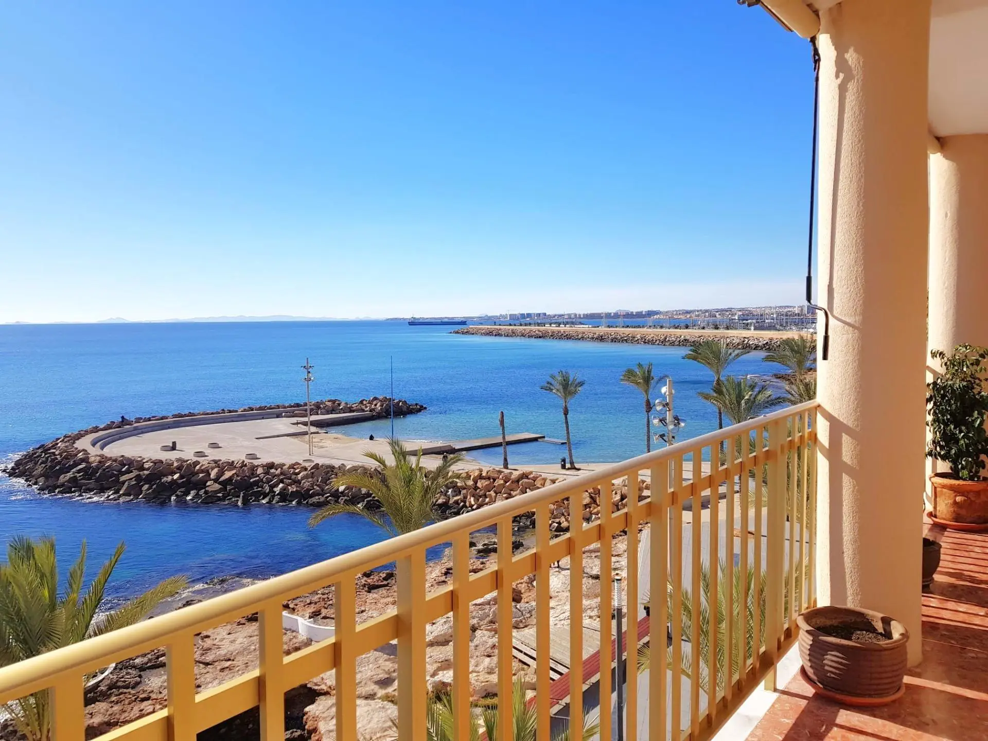 Apartment Of 130 M² With Features In Torrevieja, Spain