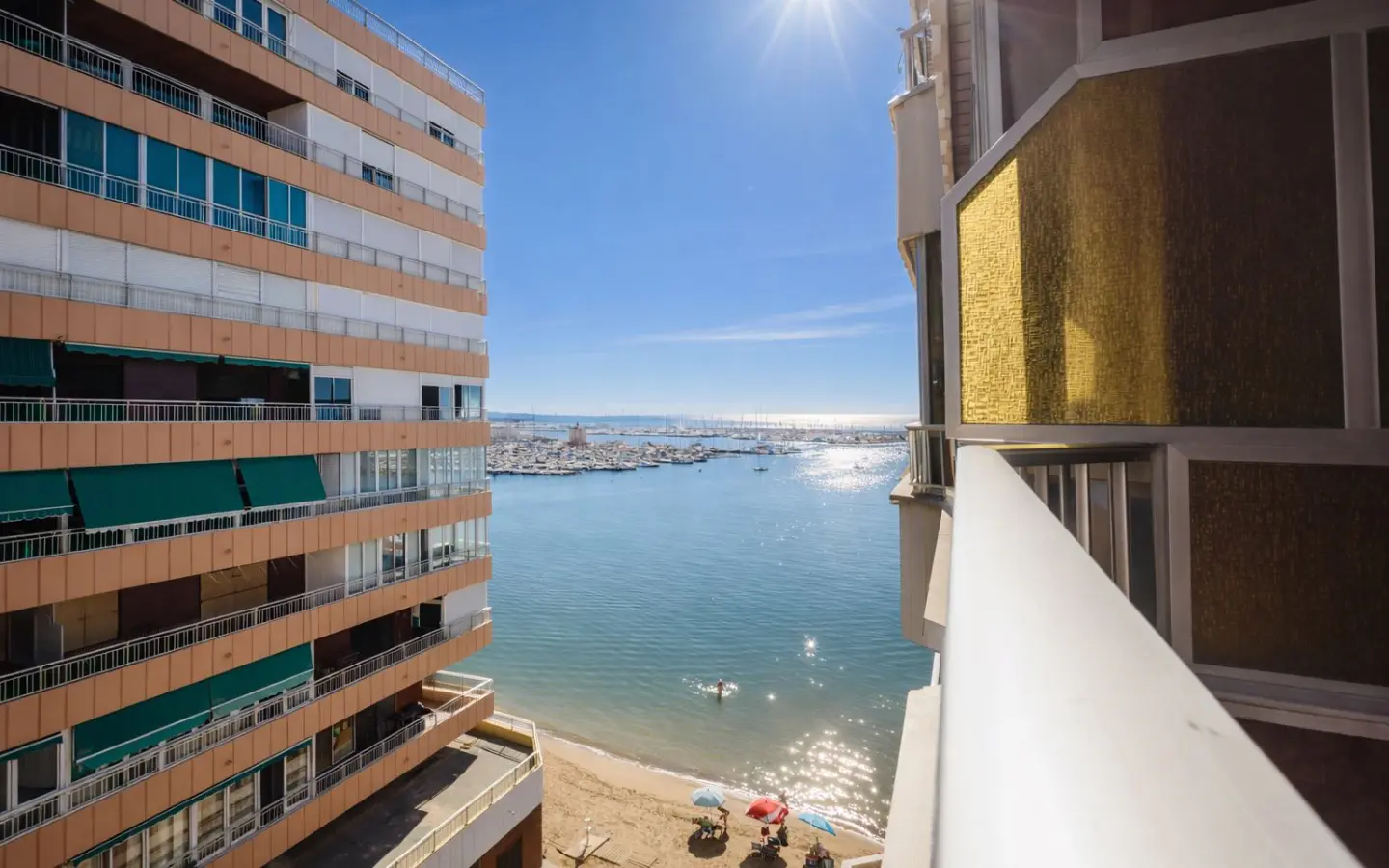 3-bedroom Apartment In Torrevieja, Spain (100 M²)