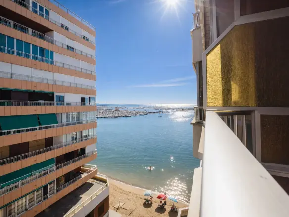 3-bedroom Apartment In Torrevieja, Spain (100 M²)