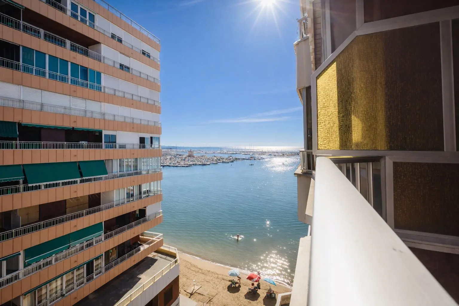 Apartment Of 100 M² In Torrevieja, Spain