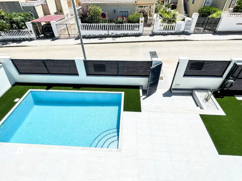 Villa Of 112 M² With Sea Views In Pilar De La Horadada
