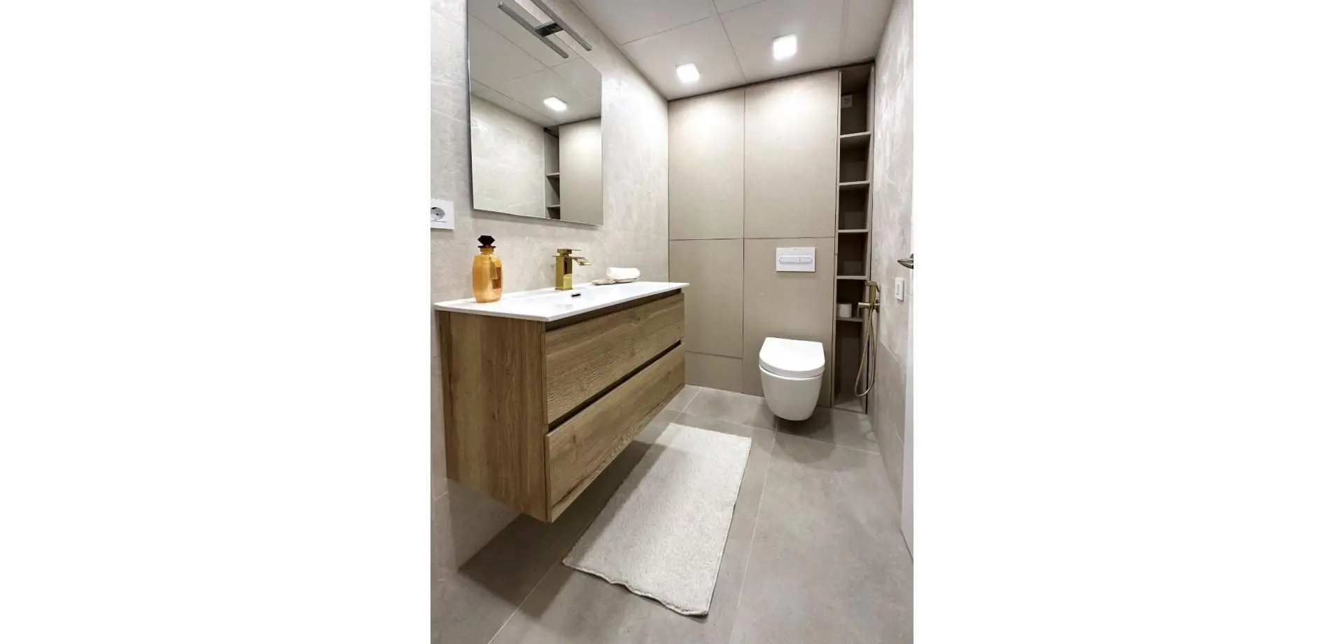 Apartment Of 91 M² With Sea View In Torrevieja, Spain