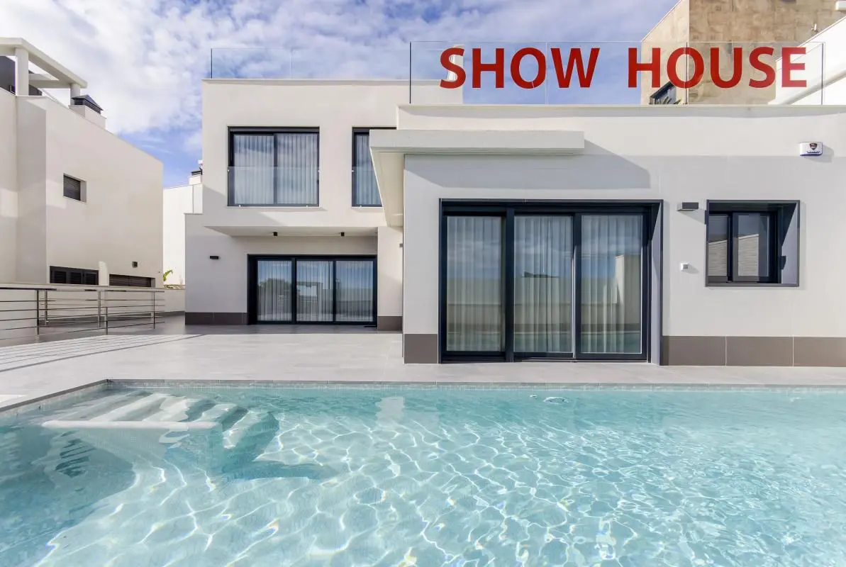 Villa Of 194 M² In San Miguel De Salinas