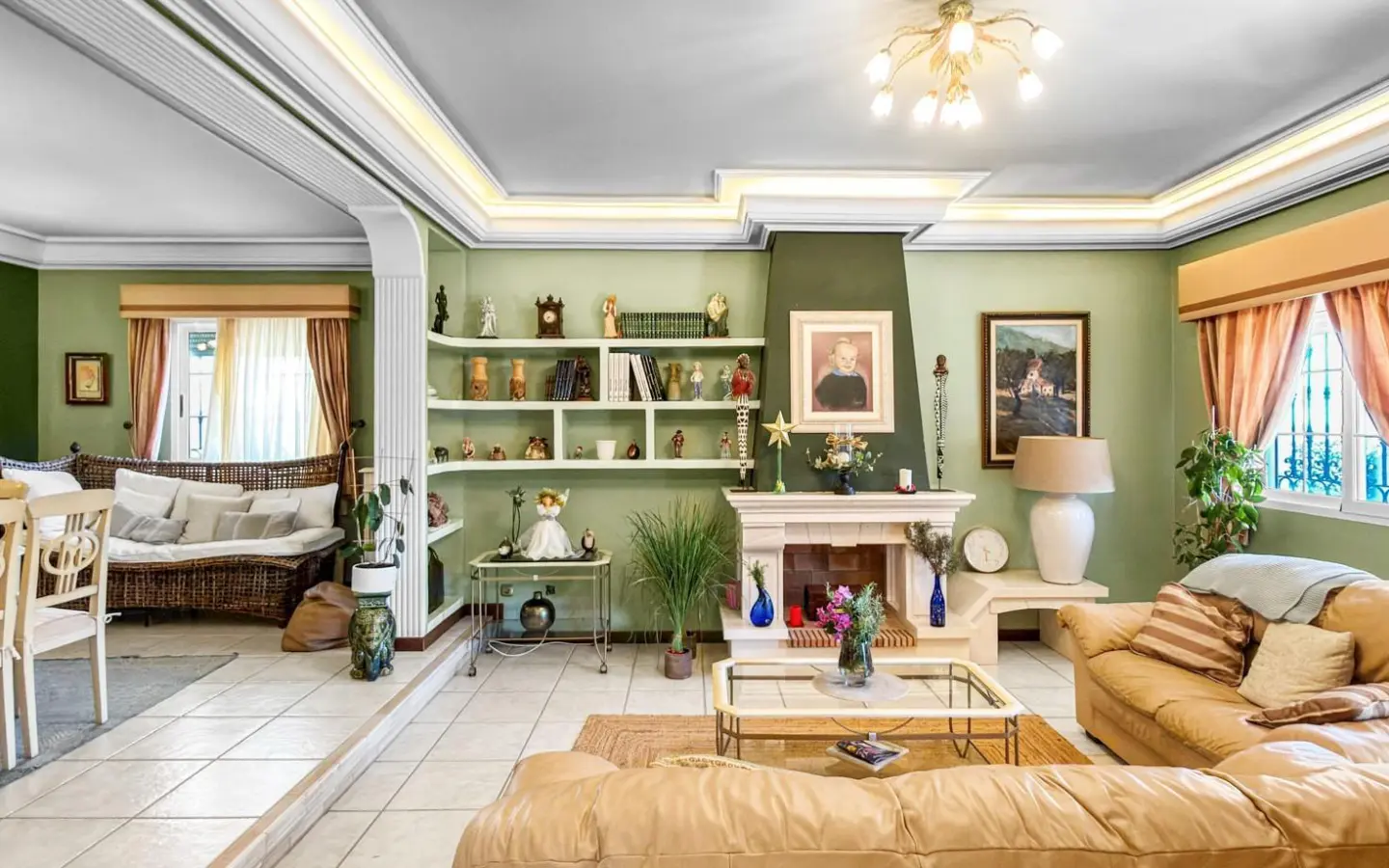 5-bedroom Villa In Torrevieja, Spain (440 M²)