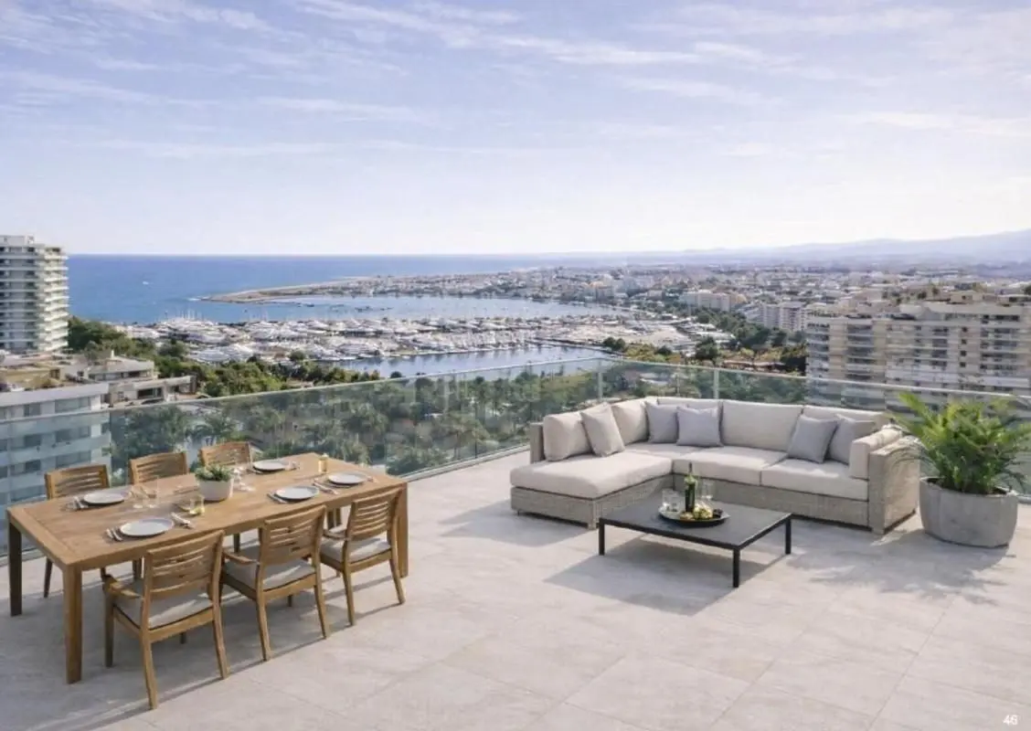 Apartment Of 172 M² In Torrevieja, Spain