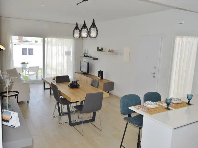 Terraced House Of 110 M² In Avileses