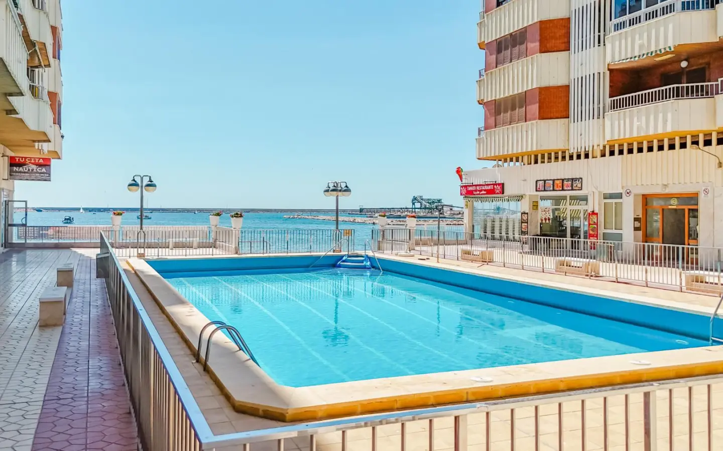 3-bedroom Apartment In Torrevieja, Spain (100 M²)