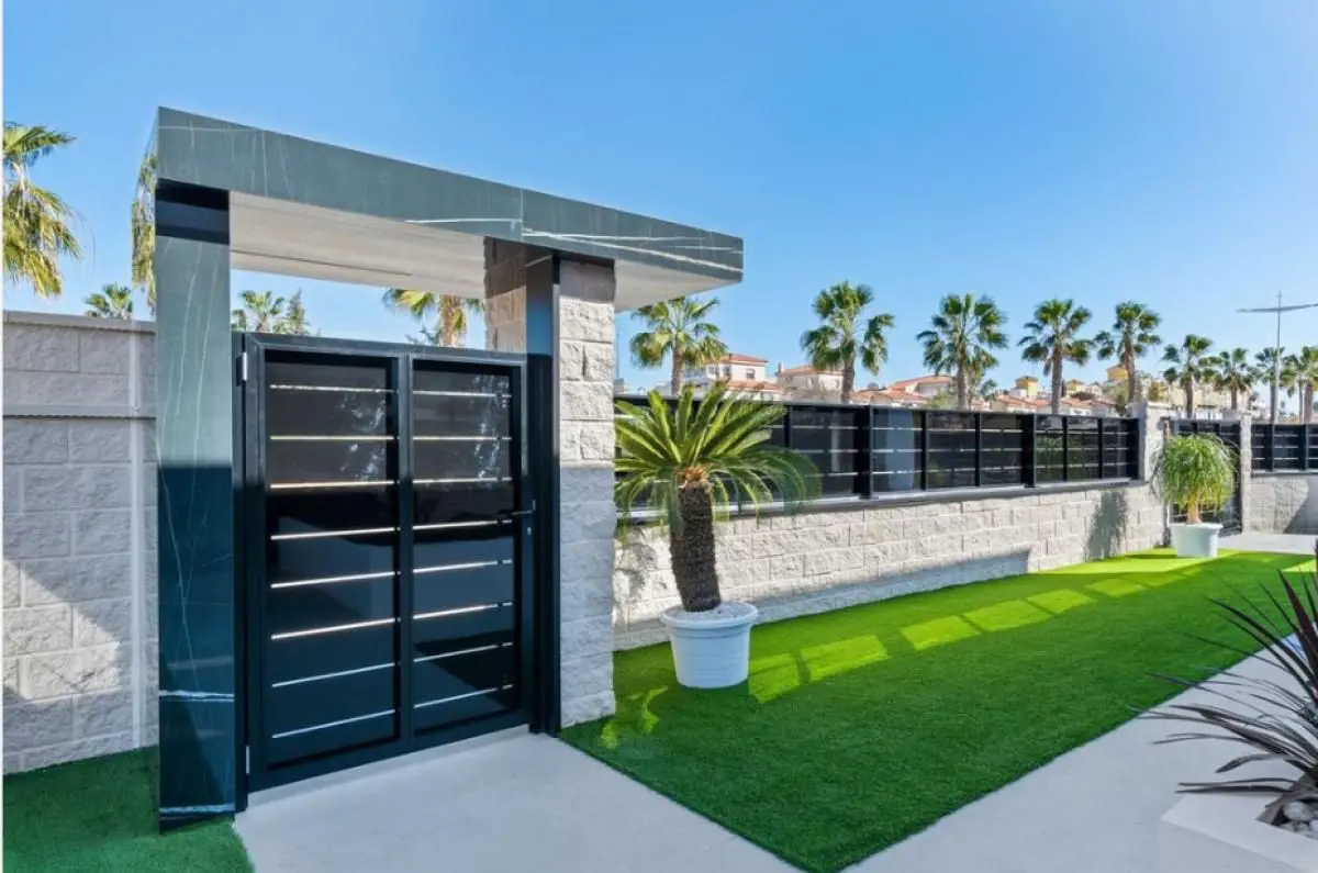 Villa Of 168 M² In Algorfa, Spain