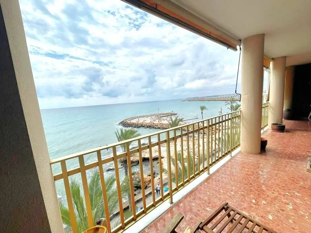 Apartment Of 130 M² With Features In Torrevieja, Spain