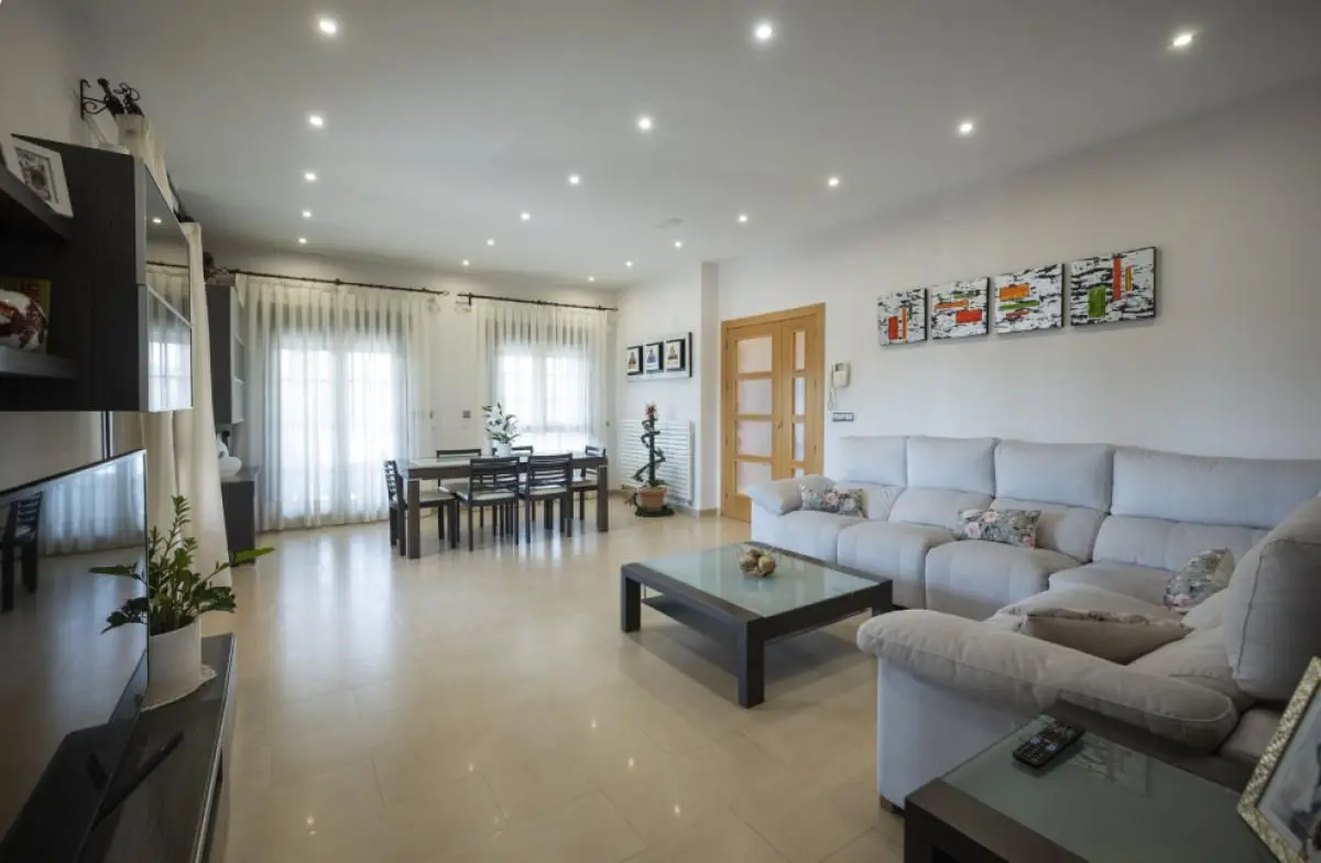 Villa Of 190 M² In Avileses, Spain