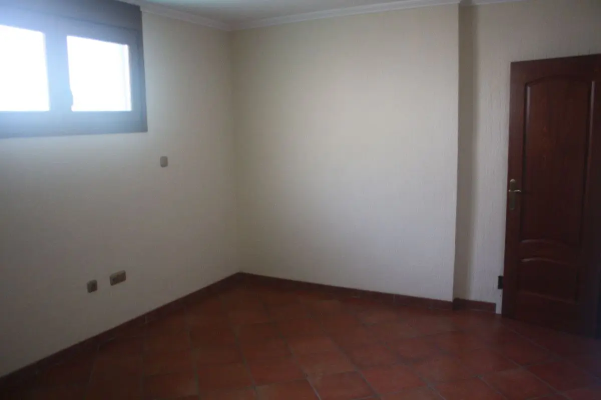 Terraced House Of 225 M² With Features In Torrevieja, Spain