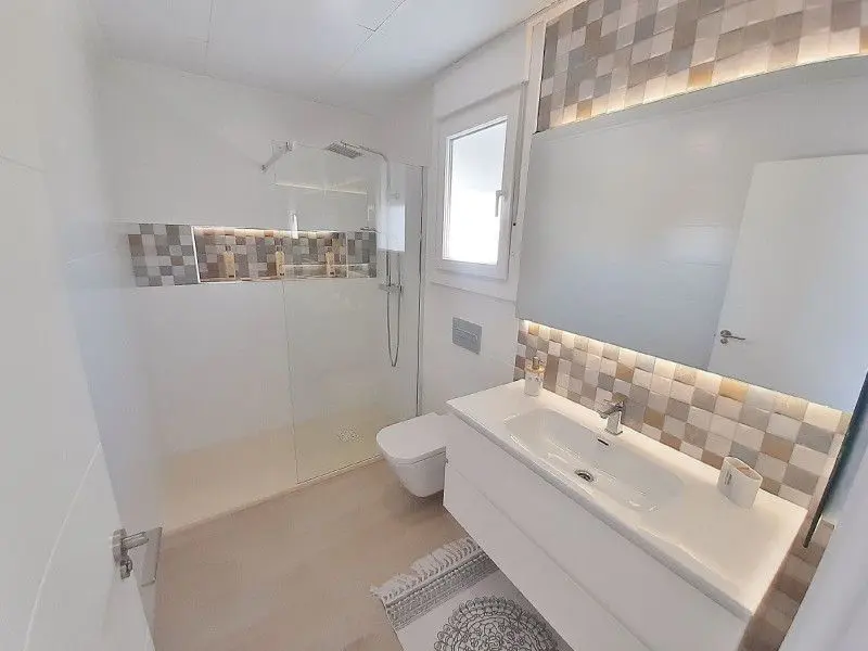 Terraced House Of 110 M² In Avileses