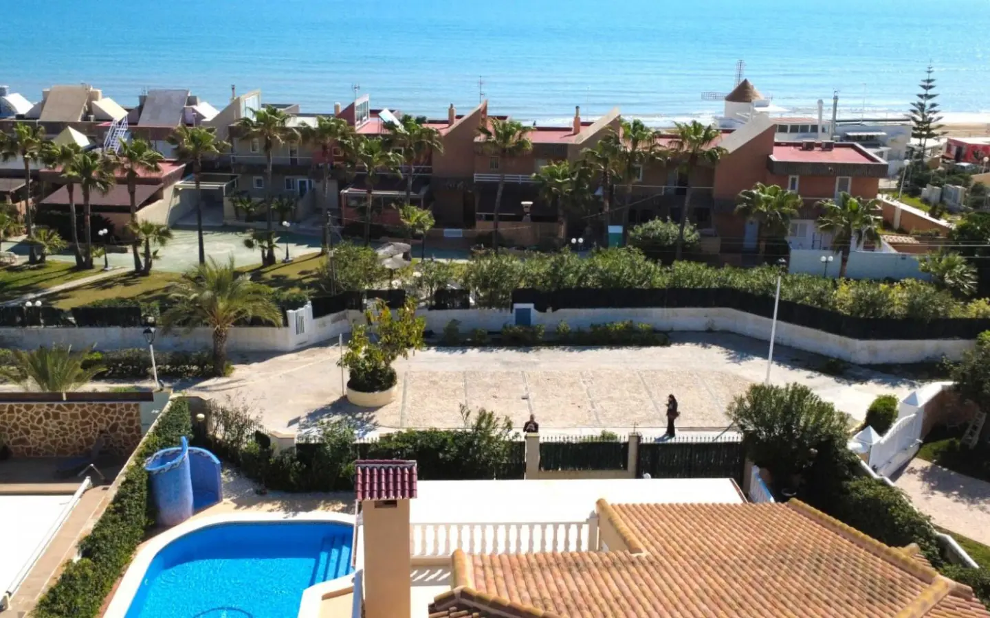 5-bedroom Villa In Torrevieja, Spain (440 M²)