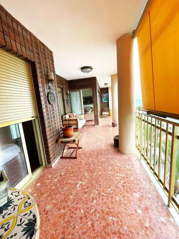 Apartment Of 130 M² With Features In Torrevieja, Spain