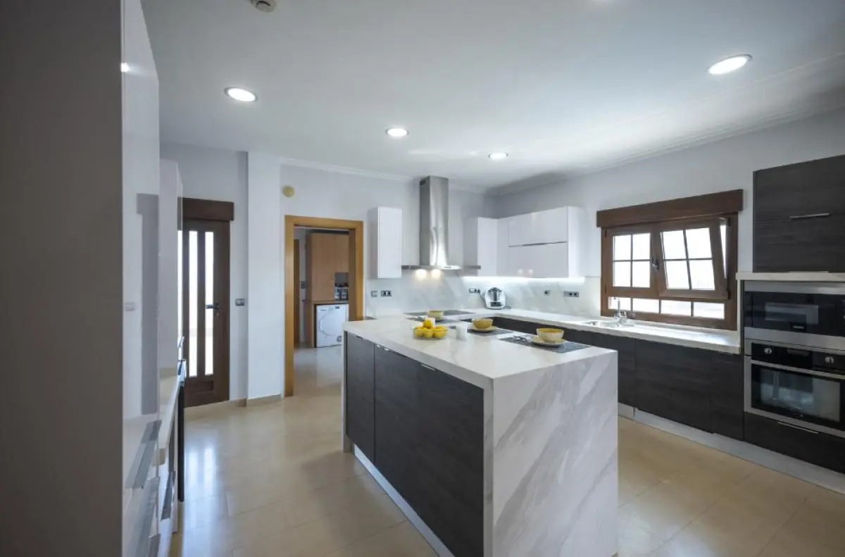 Villa Of 190 M² In Avileses, Spain