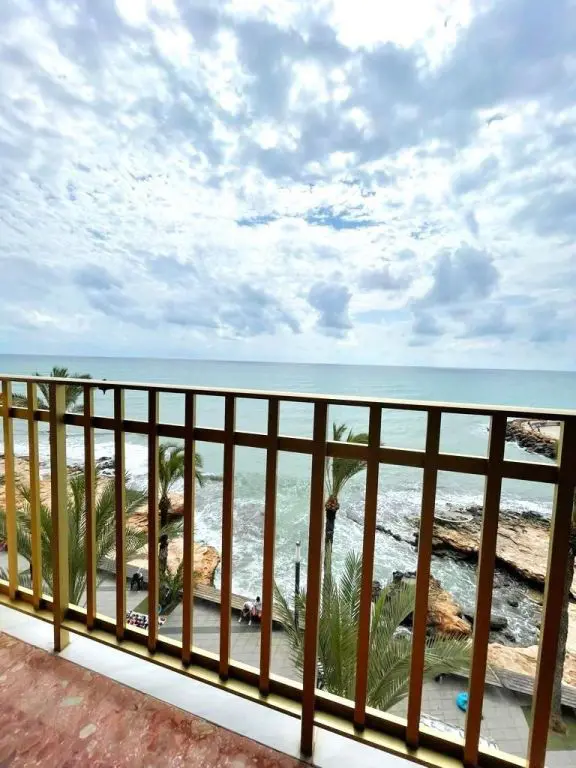 Apartment Of 130 M² With Features In Torrevieja, Spain