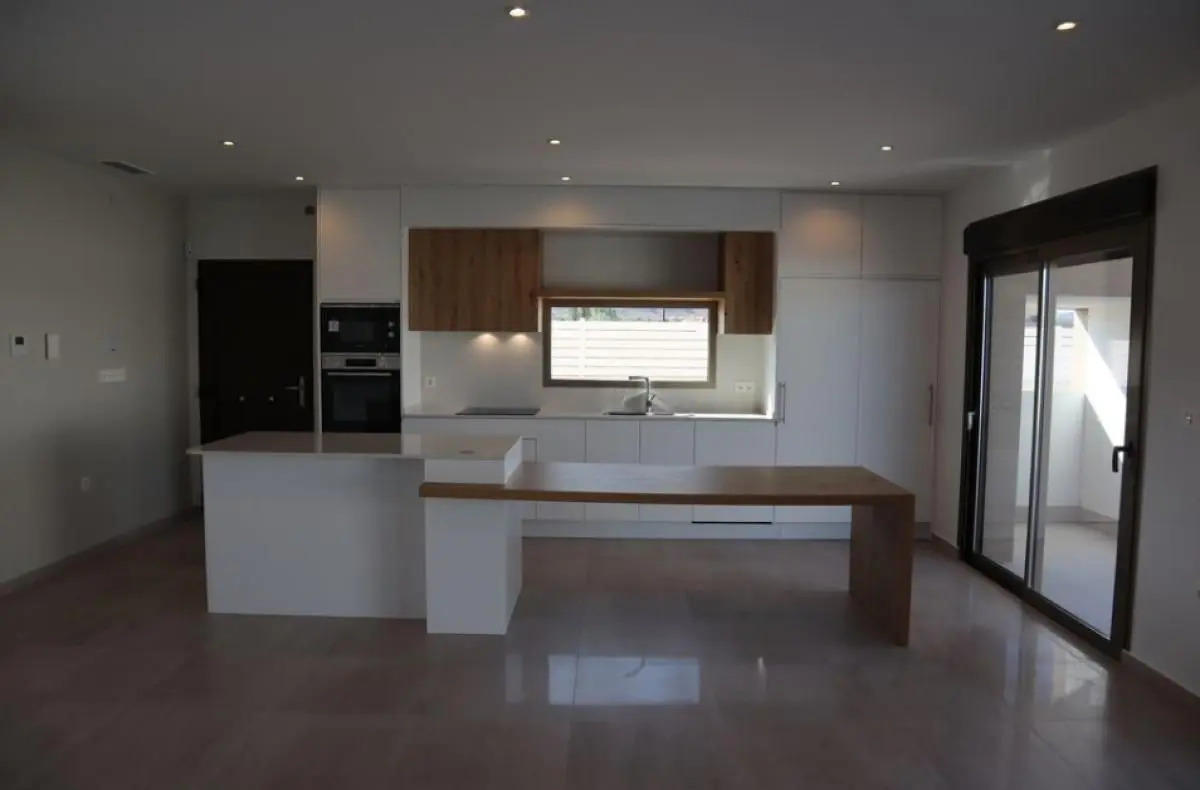 Villa Of 138 M² With Features In Aspe Pedanias