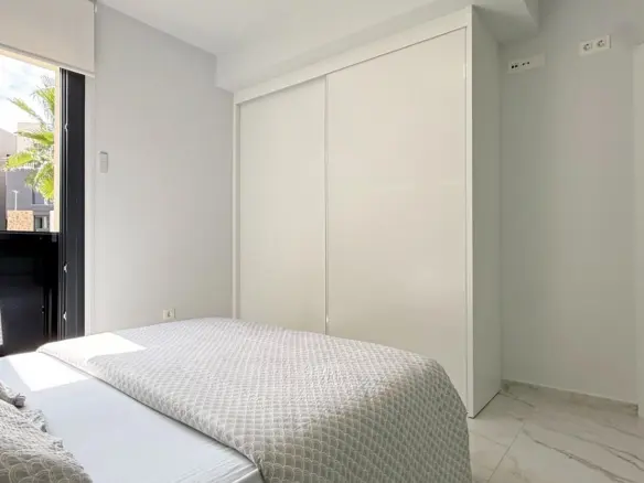 2-bedroom Apartment In Orihuela Costa, Spain (72 M²)