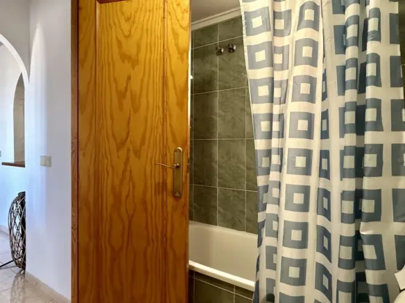 2-bedroom Apartment In Torrevieja, Spain (65 M²)