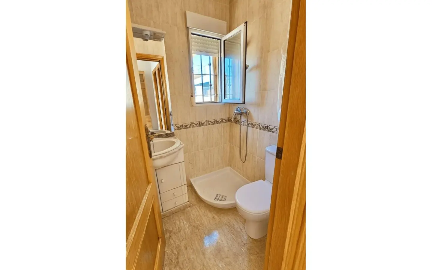 3-bedroom Terraced House In Santiago De La Ribera, Spain (155 M²)