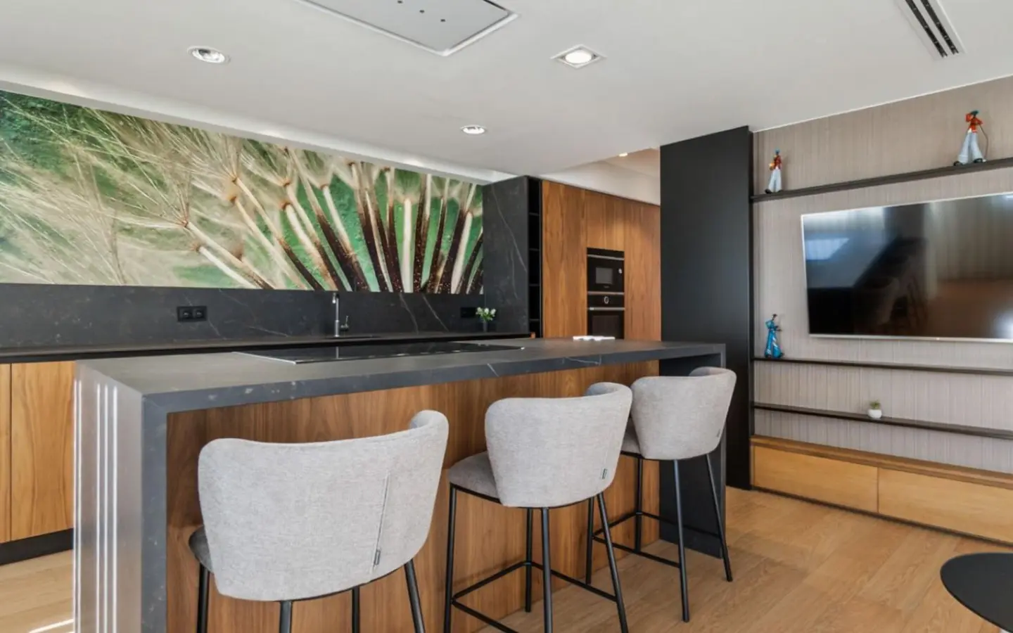2-bedroom Apartment In Torrevieja, Spain (160 M²)