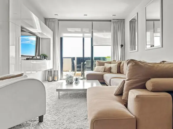 3-bedroom Apartment In Orihuela Costa, Spain (109 M²)