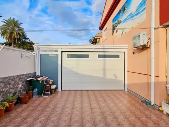 3-bedroom Terraced House In Santiago De La Ribera, Spain (155 M²)