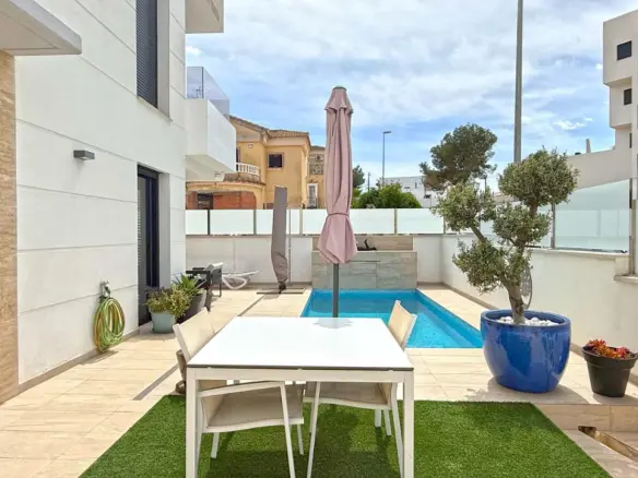 3-bedroom Villa In Orihuela Costa, Spain (190 M²)