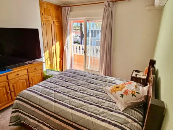 3-bedroom Terraced House In Santiago De La Ribera, Spain (155 M²)