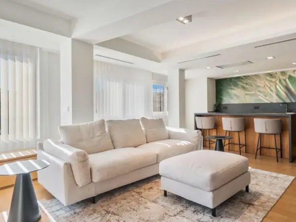 2-bedroom Apartment In Torrevieja, Spain (160 M²)