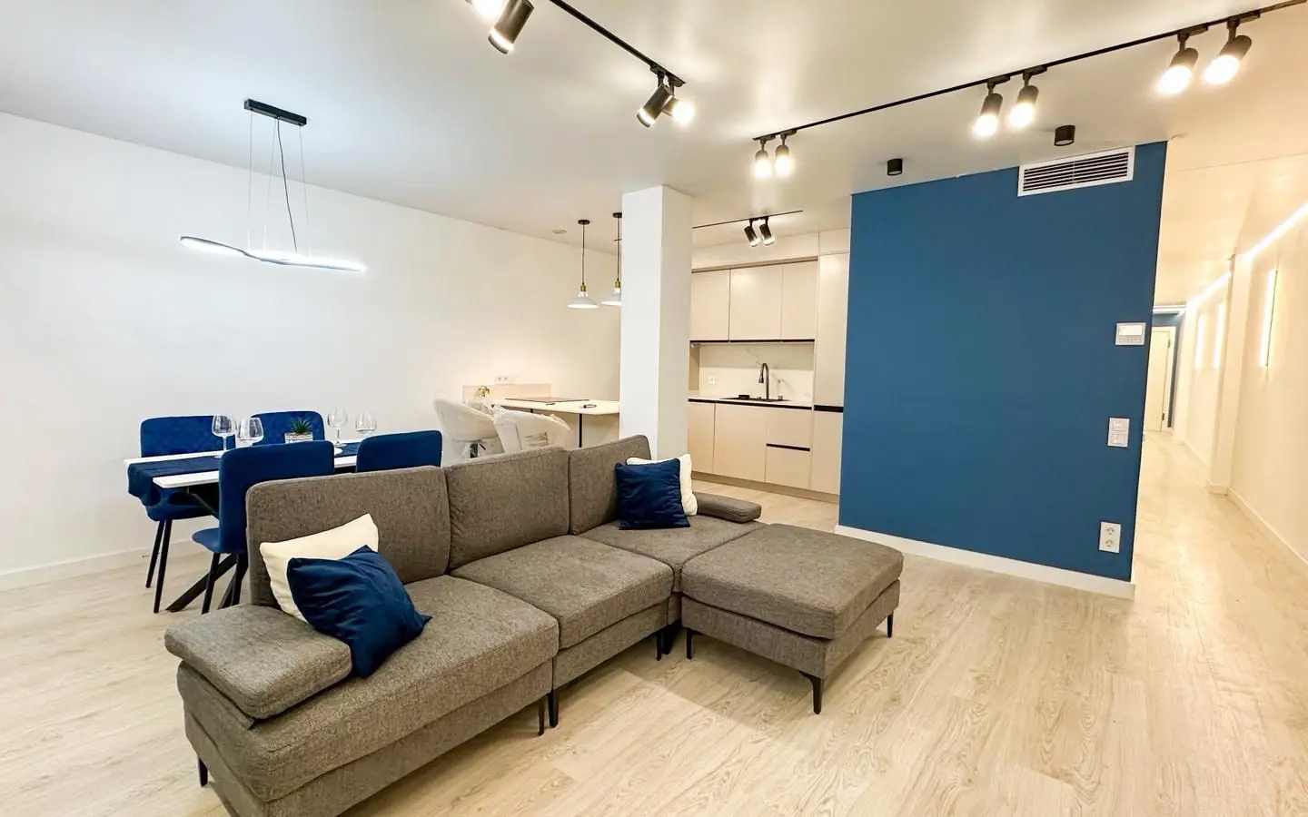 2-bedroom Apartment In Torrevieja, Spain (90 M²)