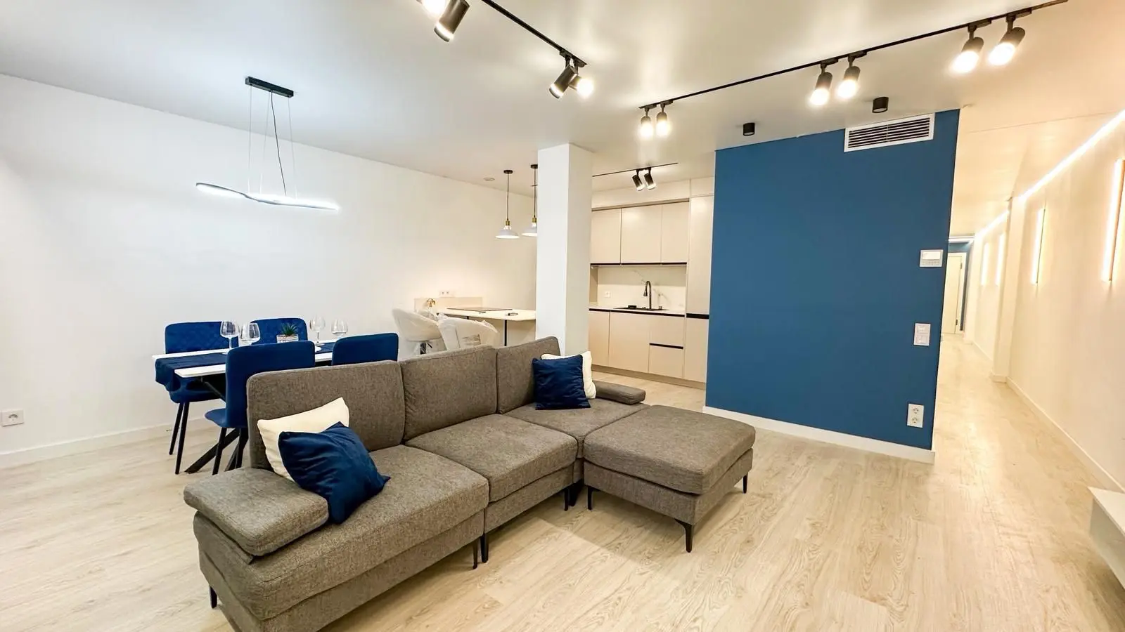 Apartment Of 90 M² In Torrevieja, Spain