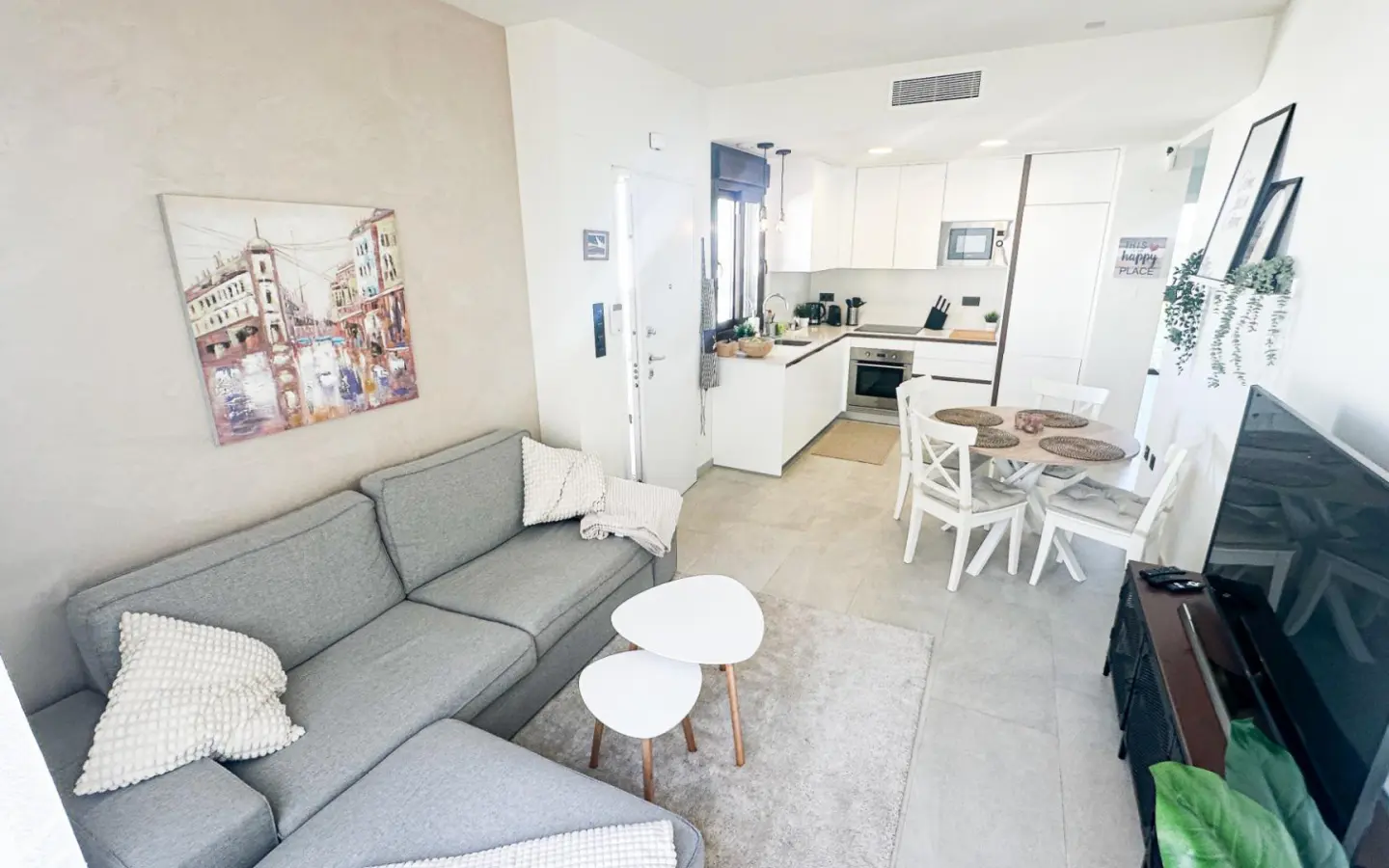 Apartment Of 96 M² In Torrevieja, Spain