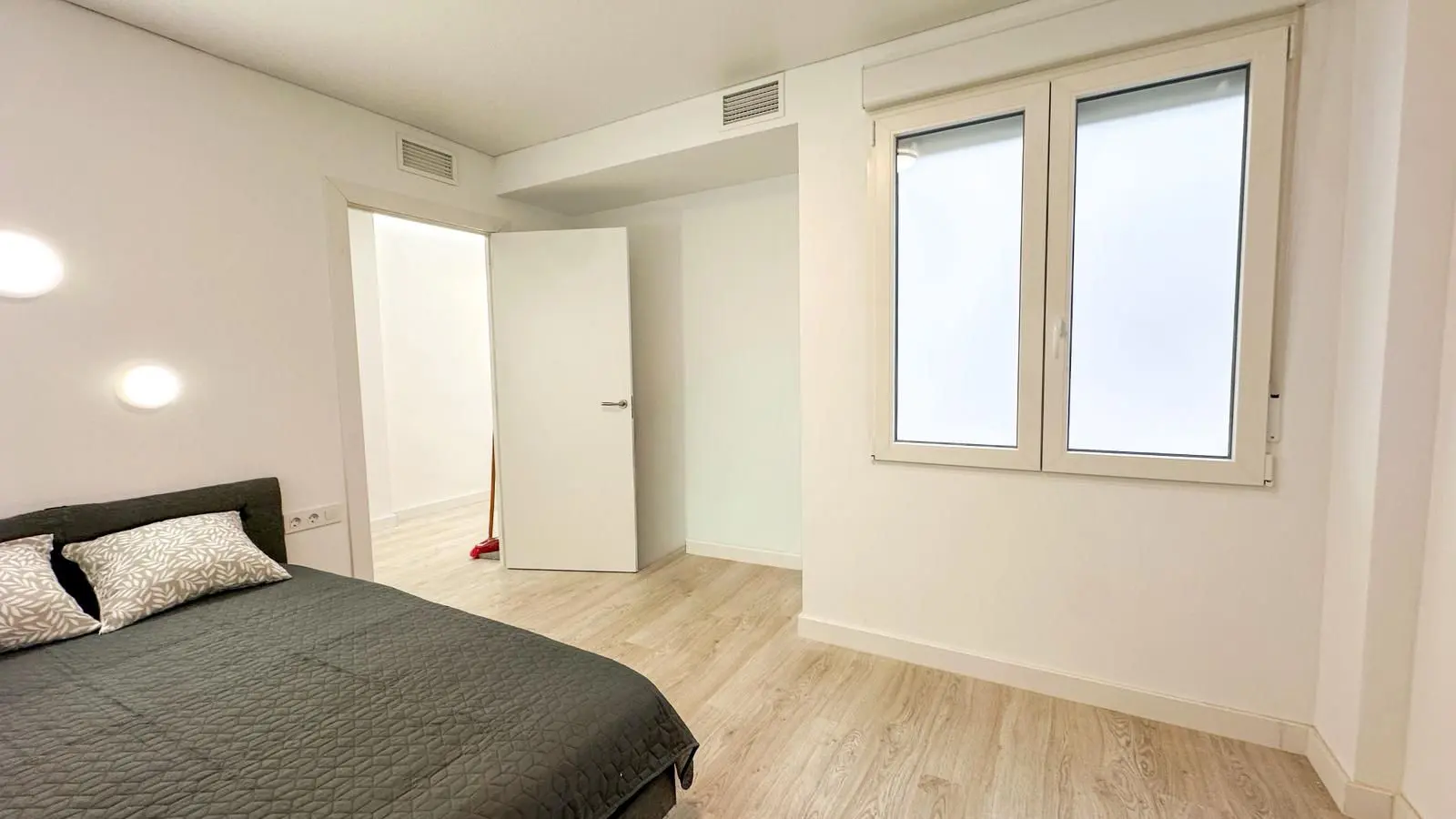 Apartment Of 90 M² In Torrevieja, Spain