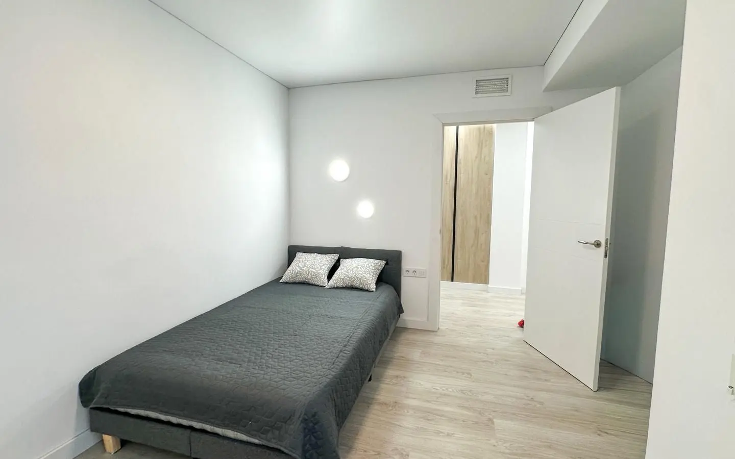 2-bedroom Apartment In Torrevieja, Spain (90 M²)