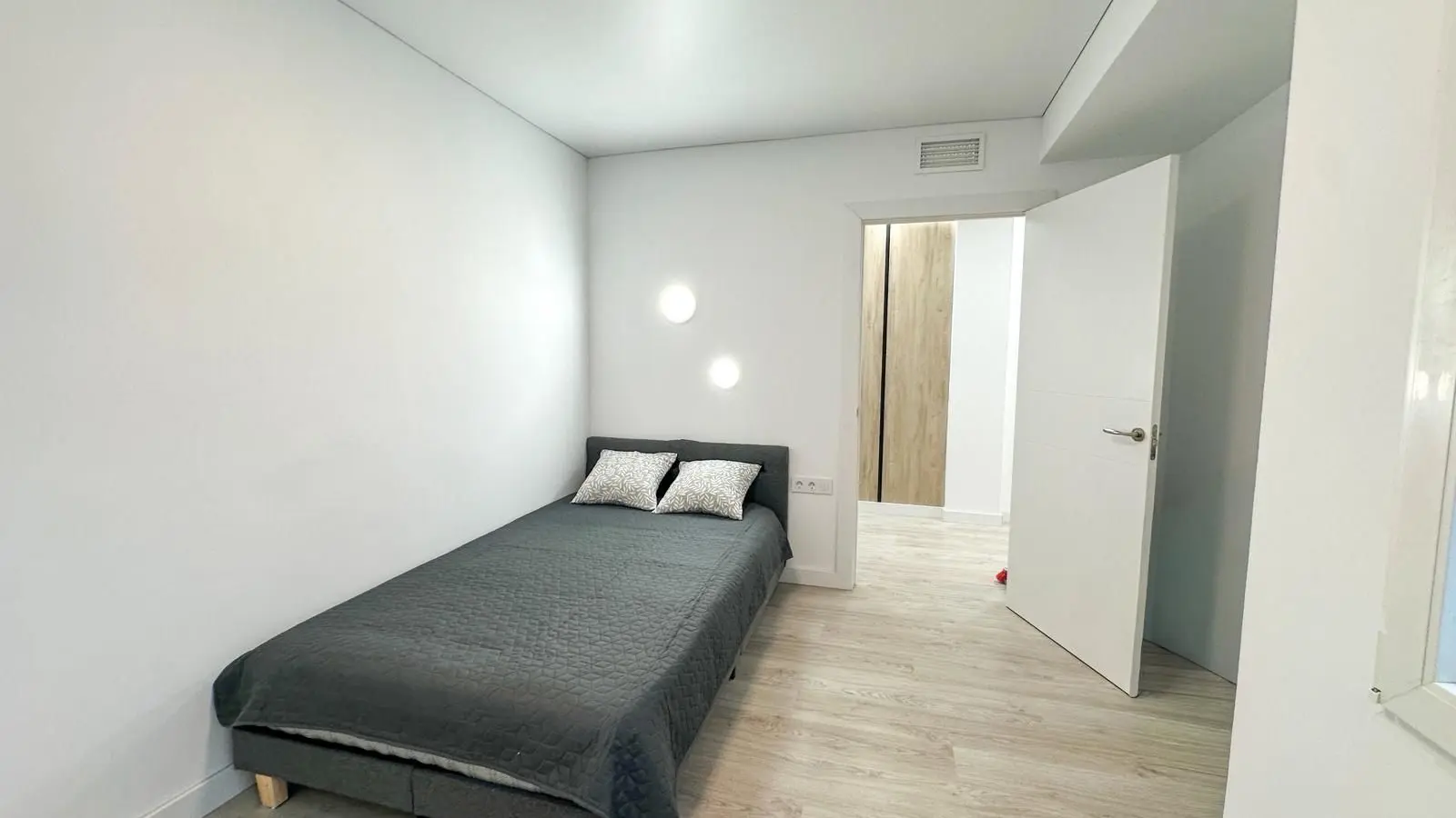 Apartment Of 90 M² In Torrevieja, Spain