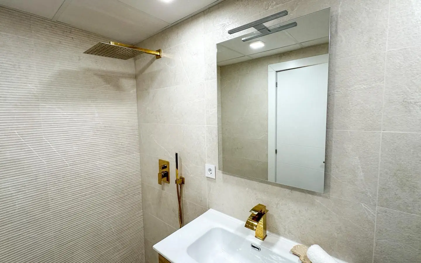 2-bedroom Apartment In Torrevieja, Spain (90 M²)