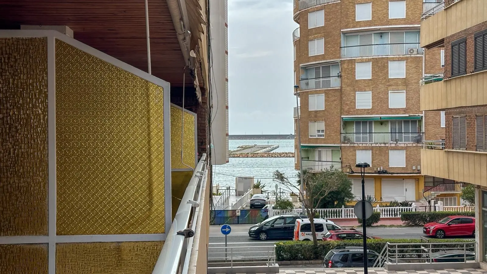 Apartment Of 90 M² In Torrevieja, Spain