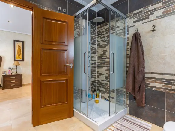 4-bedroom Villa In Los Montesinos, Spain (417 M²)