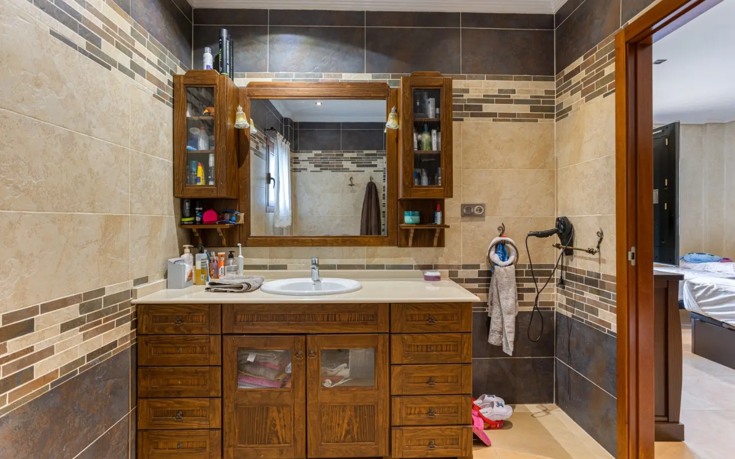 4-bedroom Villa In Los Montesinos, Spain (417 M²)