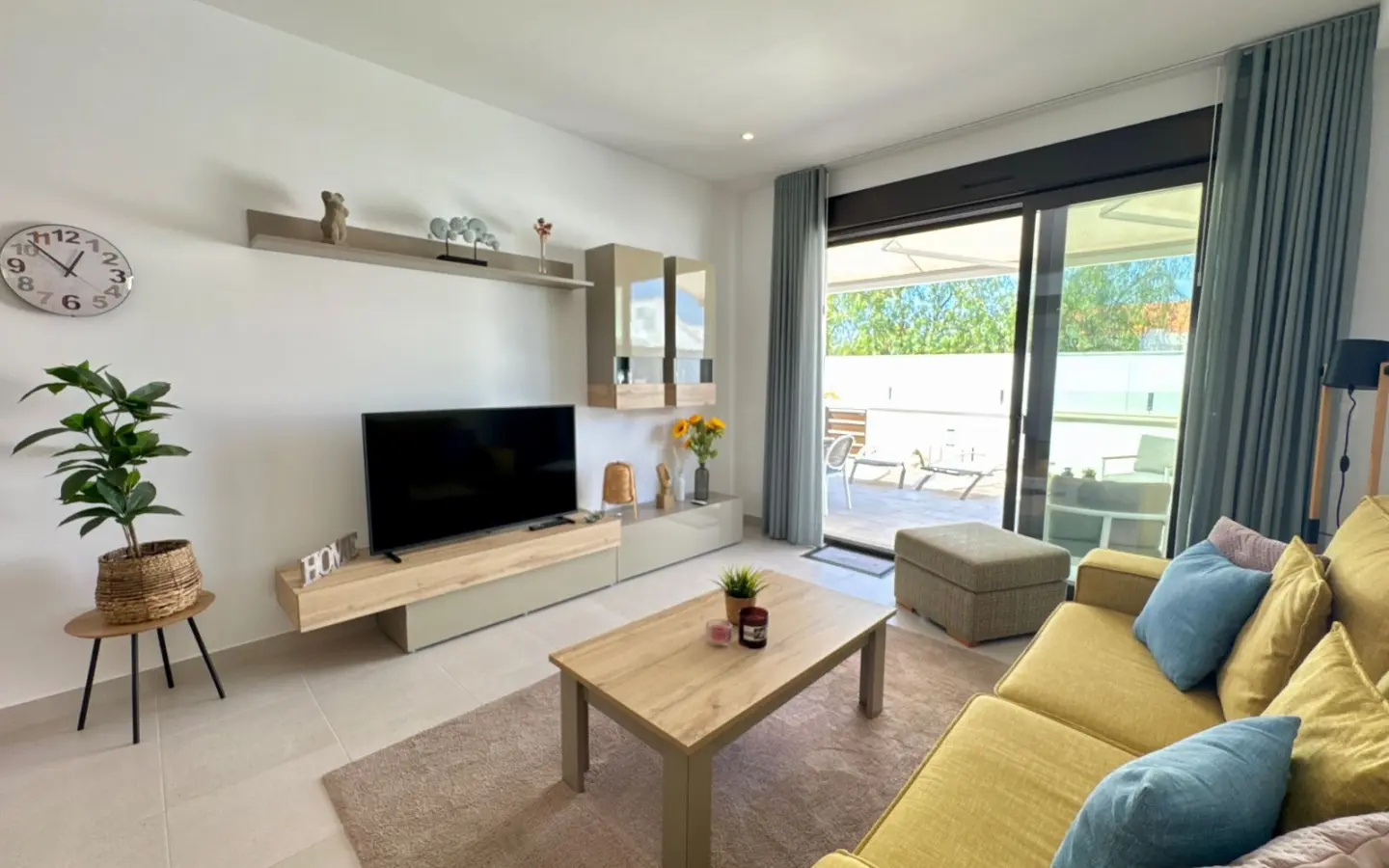 2-bedroom Apartment In Pilar De La Horadada, Spain (77 M²)